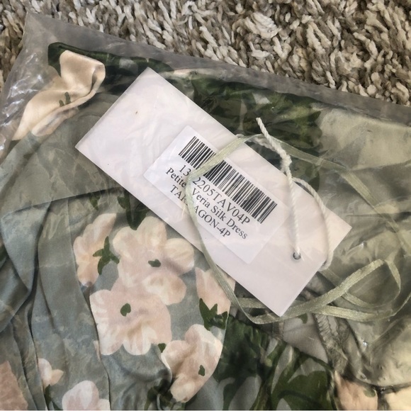 Reformation Veria Silk Dress - Tarragon - Picture 4 of 7